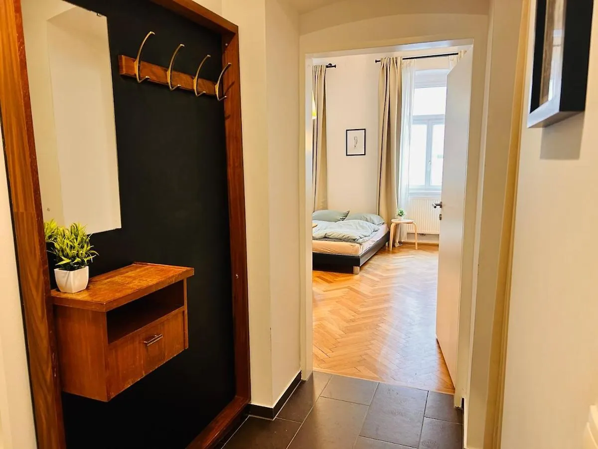 Small & Fine Apartment Near Akh Vienna Austria