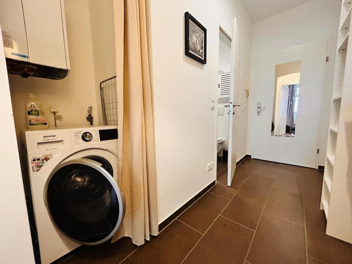 Small & Fine Apartment Near Akh Vienna