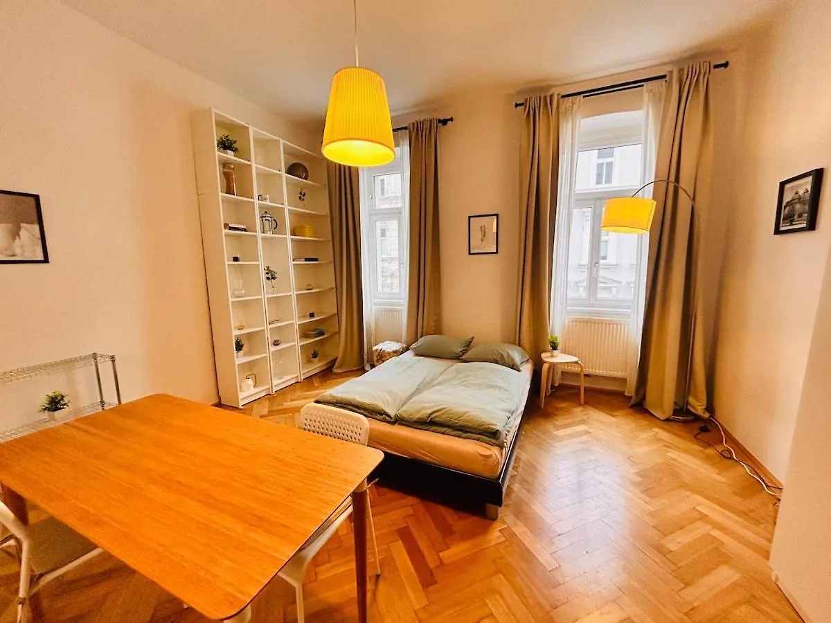 Small & Fine Apartment Near Akh Vienna